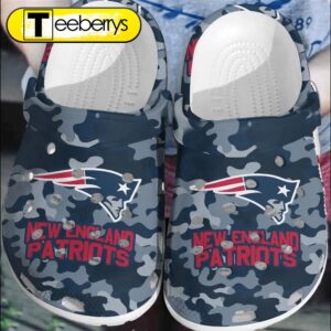 Footwearmerch NFL Patriots Football Clogs…